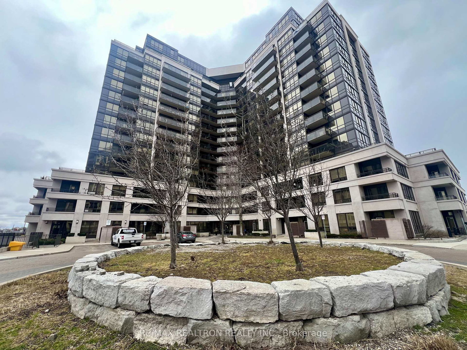 1060-sheppard-avenue-w-york-ontario-w12458757