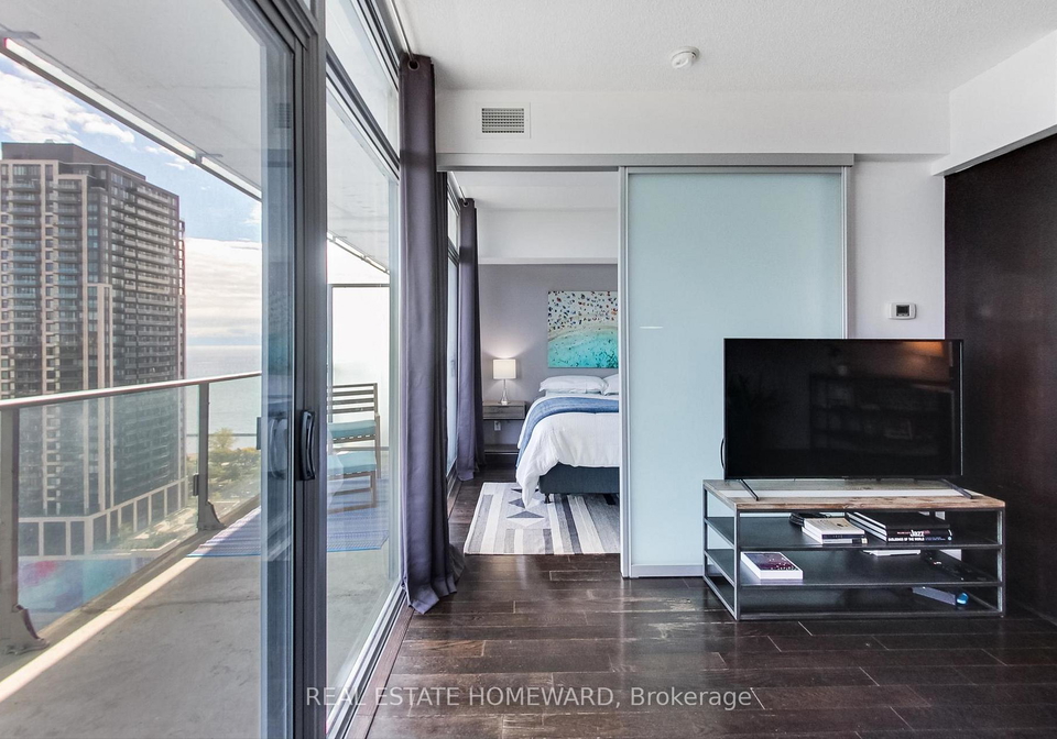 103-the-queensway-avenue-toronto-ontario-w12459593