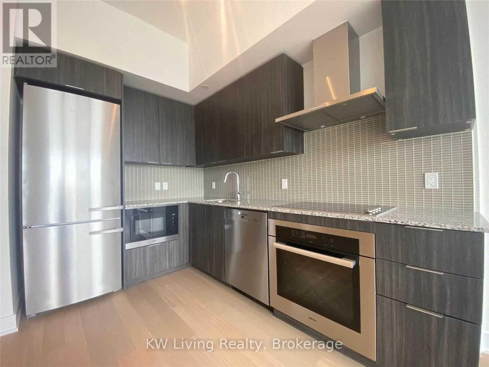 30-shore-breeze-drive-etobicoke-ontario-w12460337