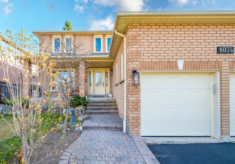 1074-bradbury-chase-mississauga-ontario-w12460346