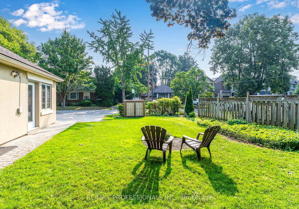 34-monkton-avenue-etobicoke-ontario-w12460667