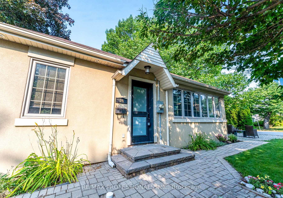 34-monkton-avenue-etobicoke-ontario-w12460675
