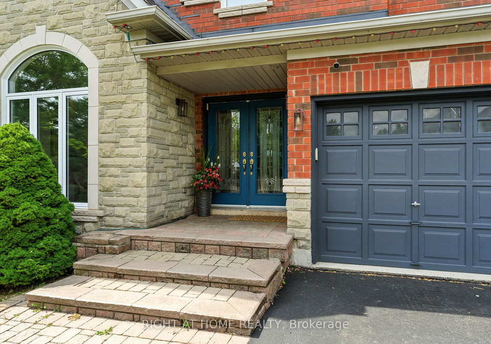 2465-whistling-springs-crescent-oakville-ontario-w12460948