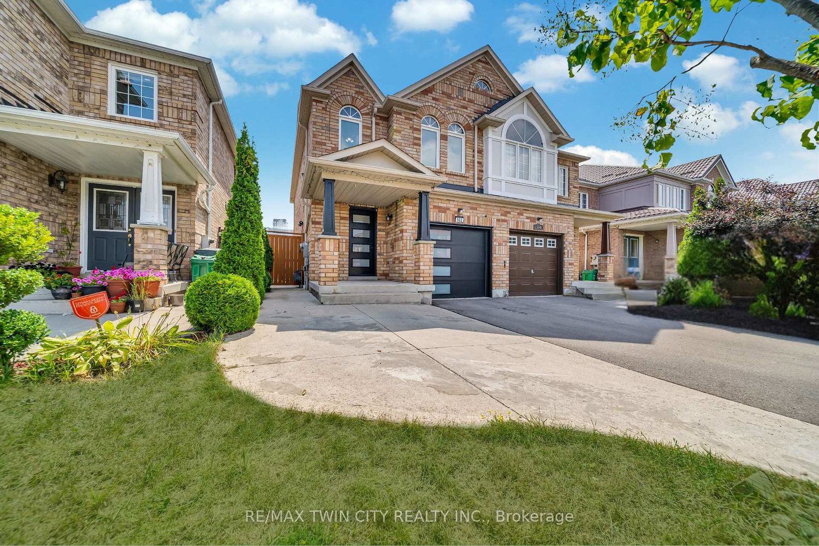562-orange-walk-crescent-mississauga-ontario-w12461253