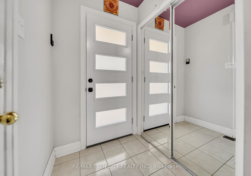 562-orange-walk-crescent-mississauga-ontario-w12461253