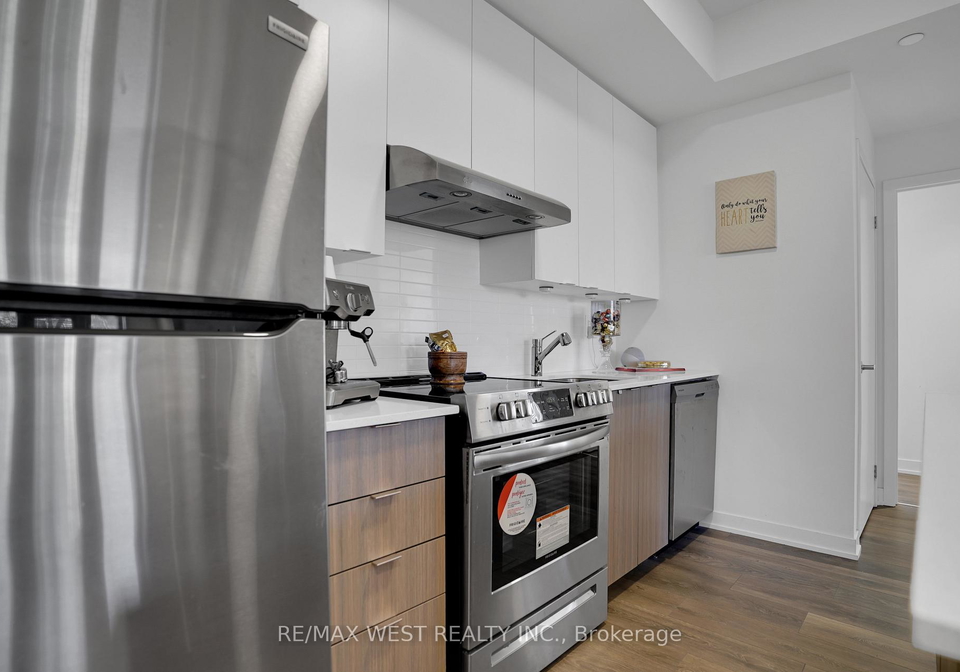 130-canon-jackson-drive-north-york-ontario-w12461862