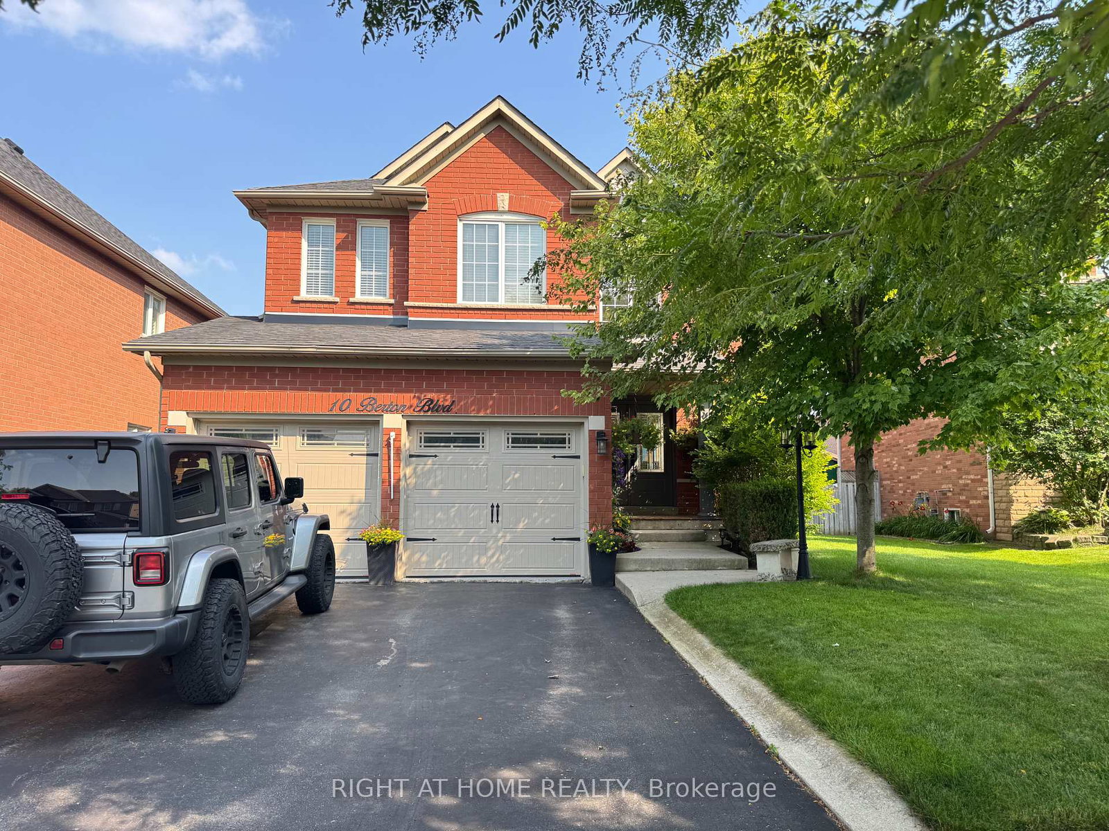 10-berton-boulevard-halton-hills-ontario-w12461872