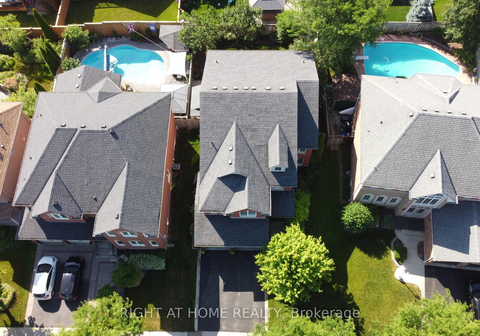 10-berton-boulevard-halton-hills-ontario-w12461872