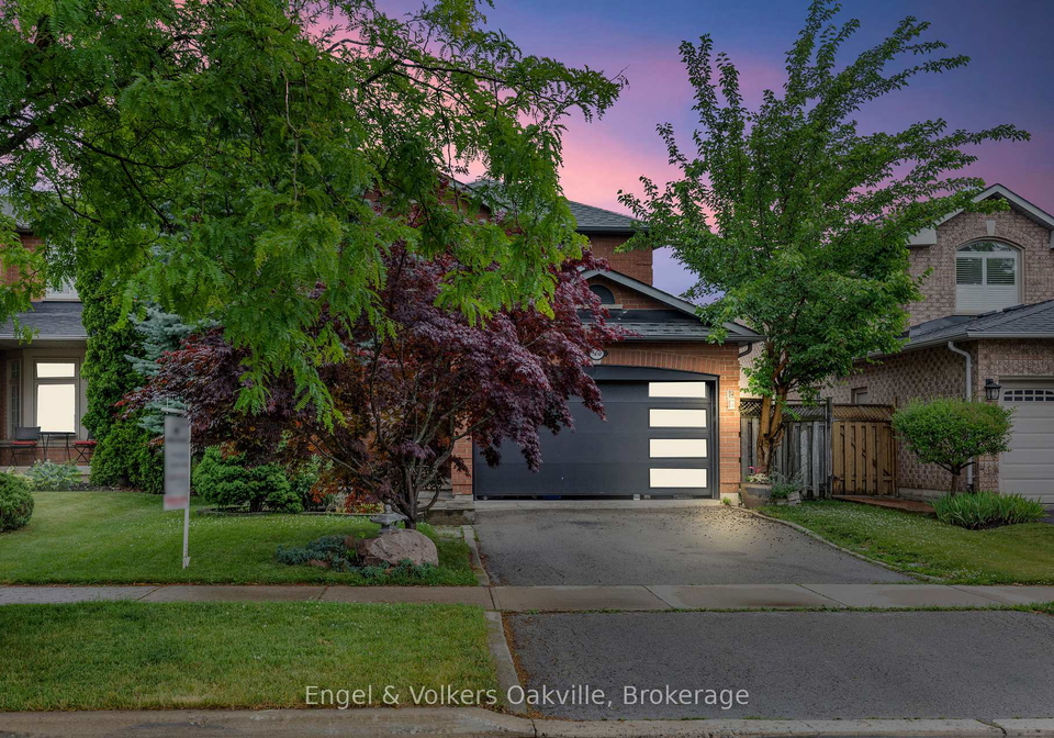 569-phoebe-crescent-burlington-ontario-w12462334