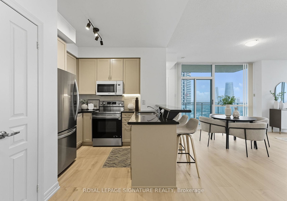 220-burnhamthorpe-road-w-mississauga-ontario-w12462553