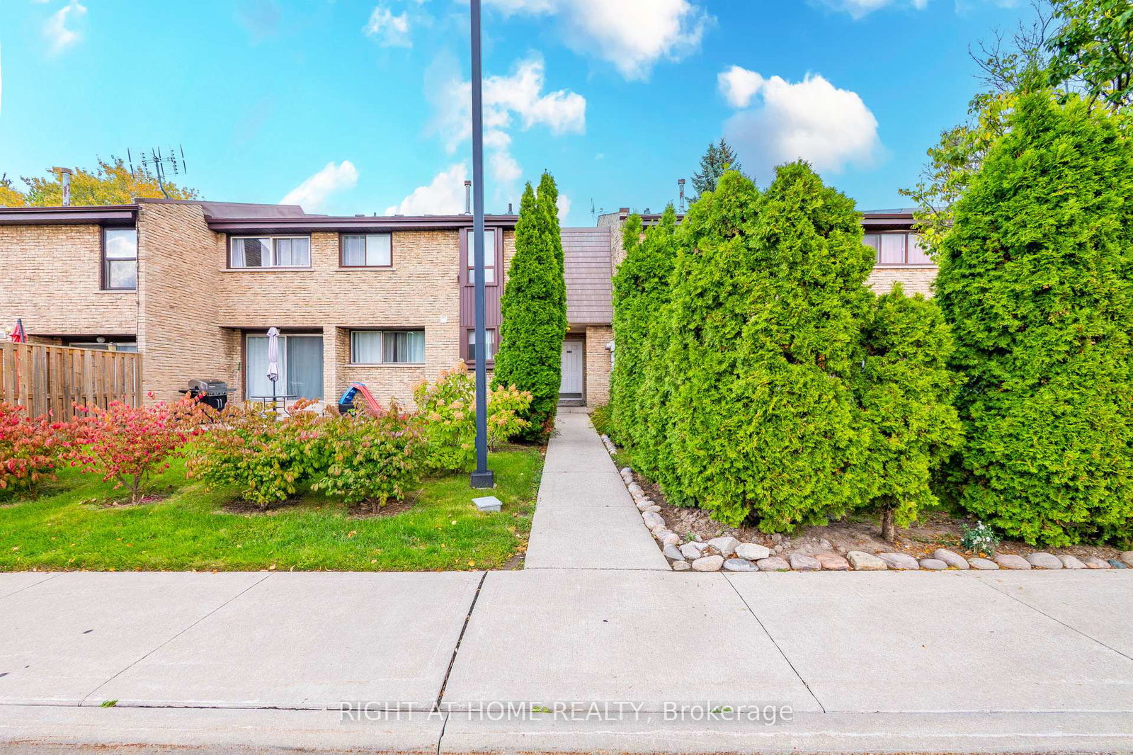 2605-woodchester-drive-mississauga-ontario-w12462742