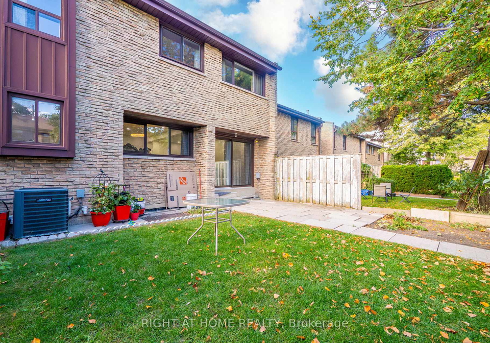 2605-woodchester-drive-mississauga-ontario-w12462742
