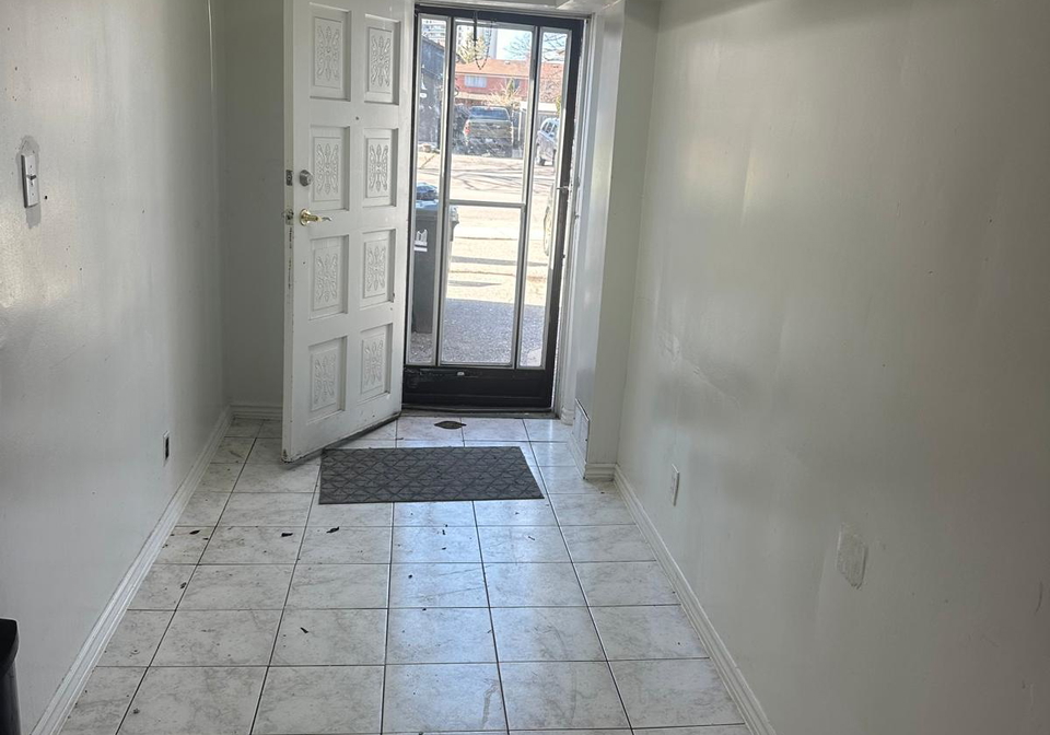 31-lakeland-drive-s-etobicoke-ontario-w12462775