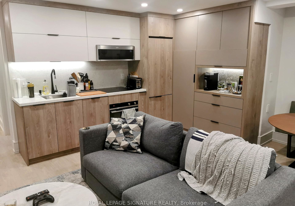 20-lukow-terrace-toronto-ontario-w12462976