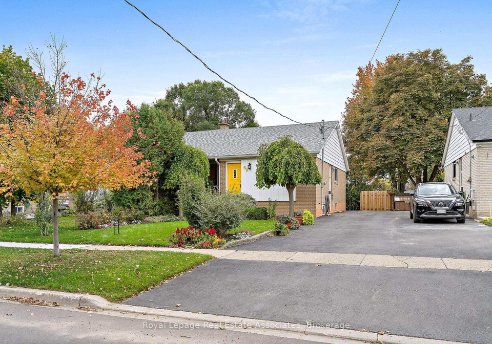59-mcintyre-crescent-halton-hills-ontario-w12463106