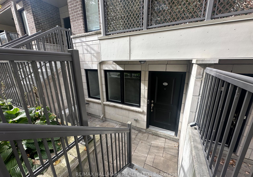 8-drummond-street-etobicoke-ontario-w12463204