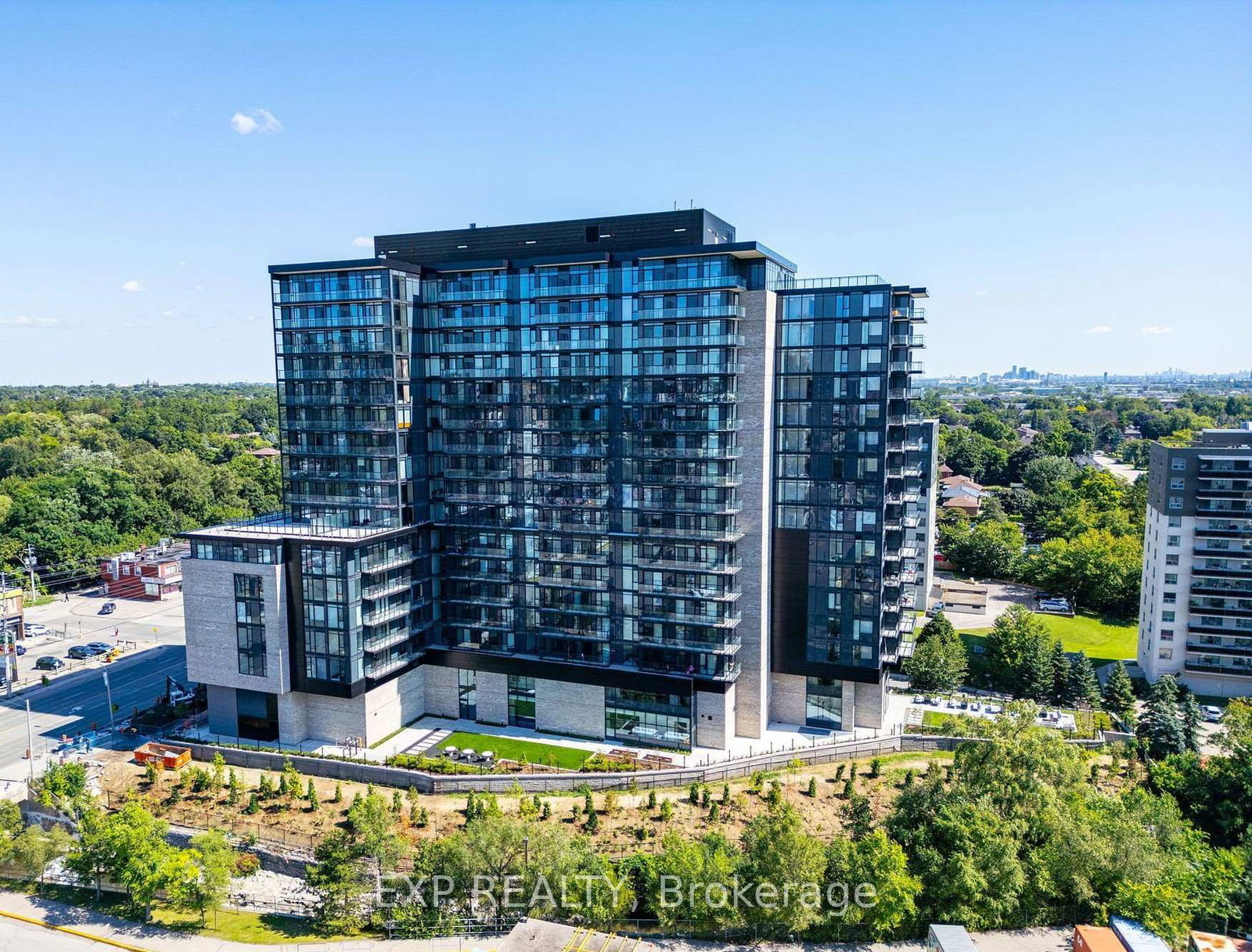 86-dundas-street-mississauga-ontario-w12463774