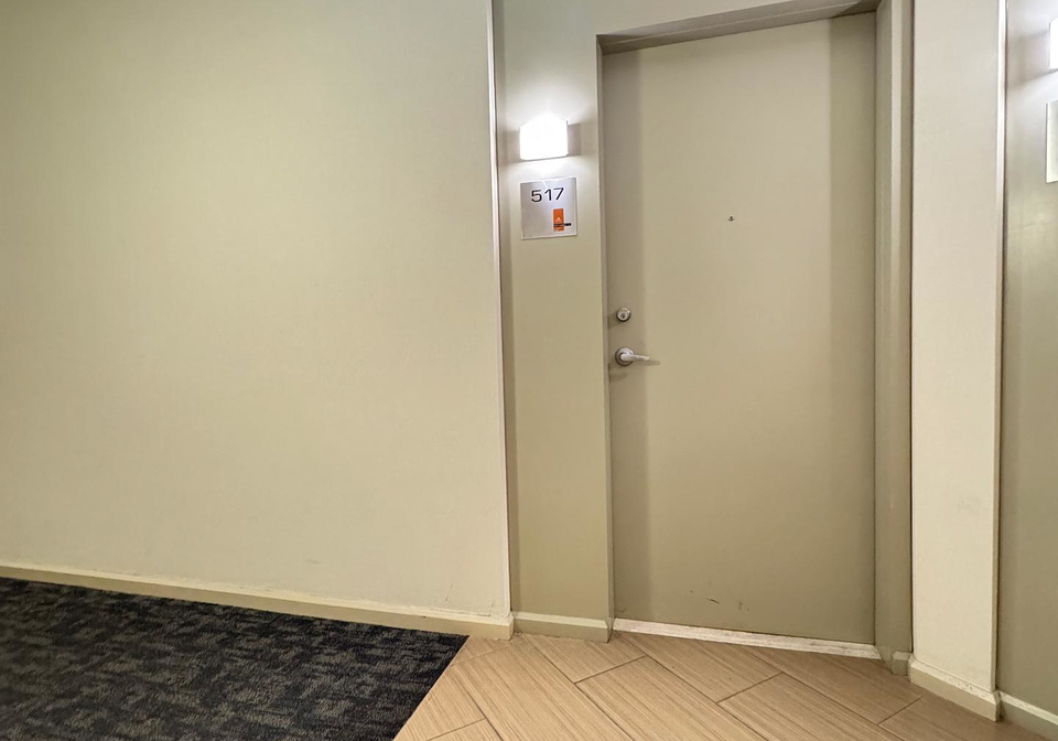 220-burnhamthorpe-road-w-mississauga-ontario-w12464420