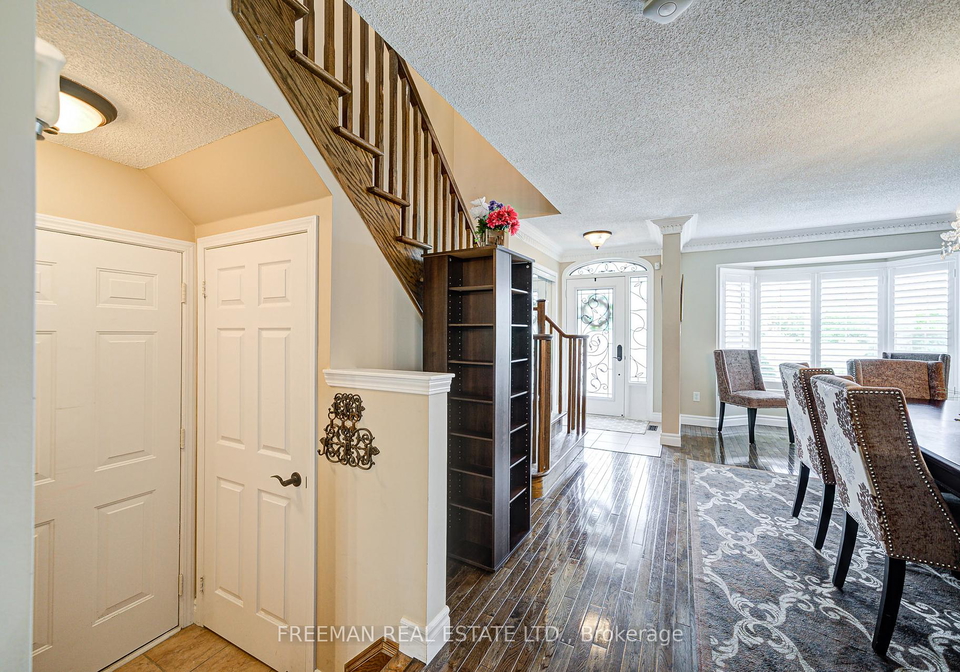 916-fourth-line-milton-ontario-w12464623