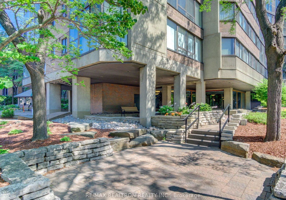 4235-sherwoodtowne-boulevard-mississauga-ontario-w12465502