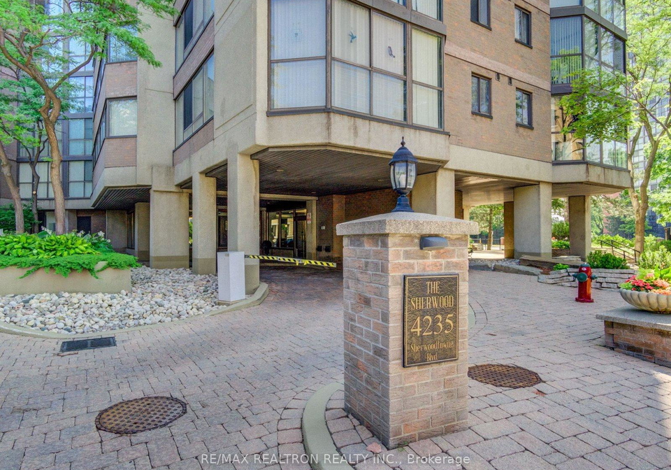 4235-sherwoodtowne-boulevard-mississauga-ontario-w12465502