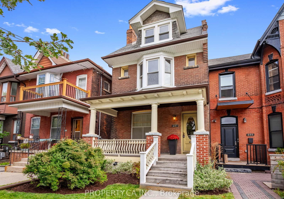 237-delaware-avenue-toronto-ontario-w12465513