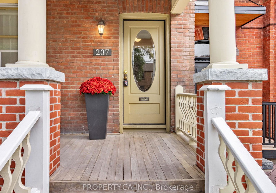 237-delaware-avenue-toronto-ontario-w12465513
