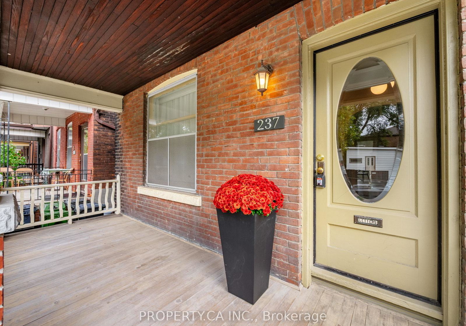 237-delaware-avenue-toronto-ontario-w12465513