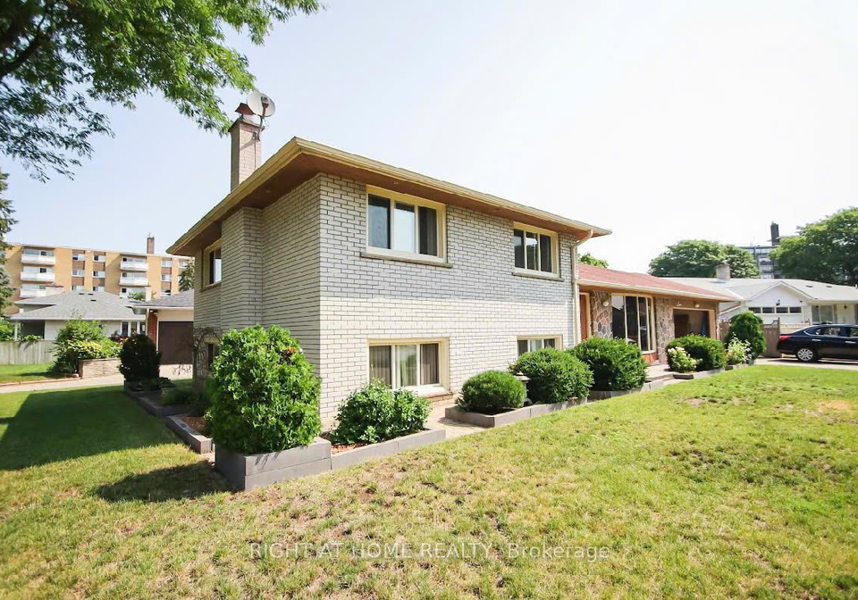 1-cotillion-court-etobicoke-ontario-w12465606