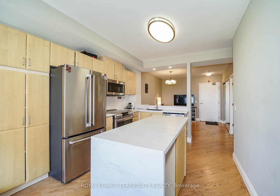 200-burnhamthorpe-road-e-mississauga-ontario-w12465979