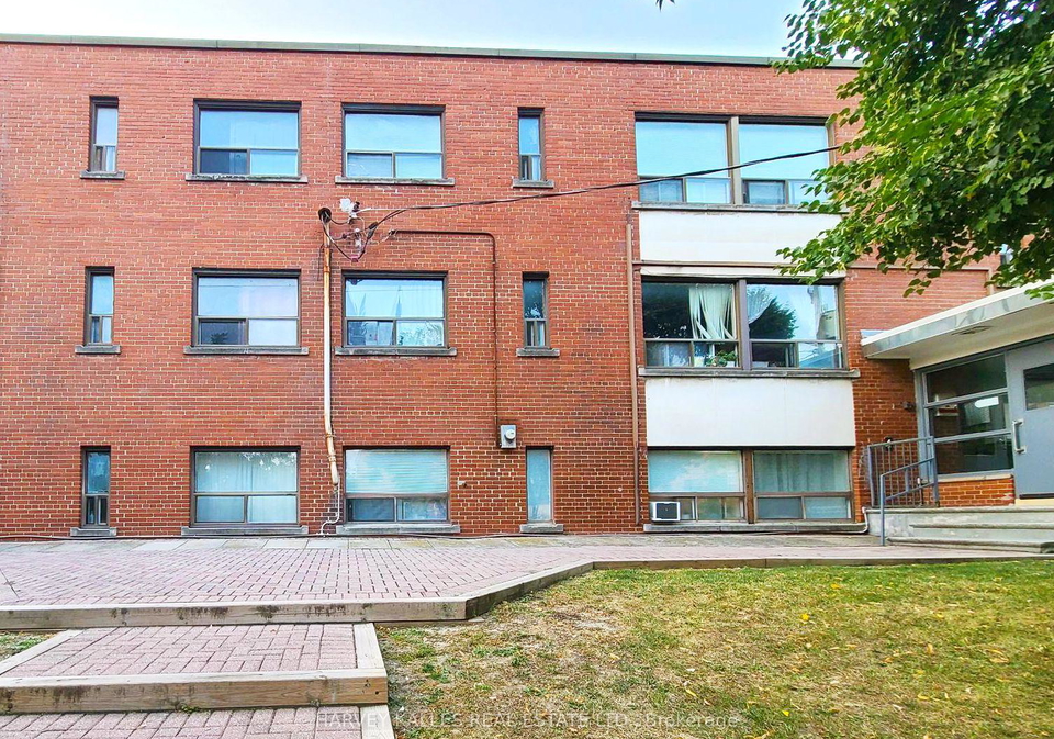 4-greenbrook-drive-north-york-ontario-w12466065