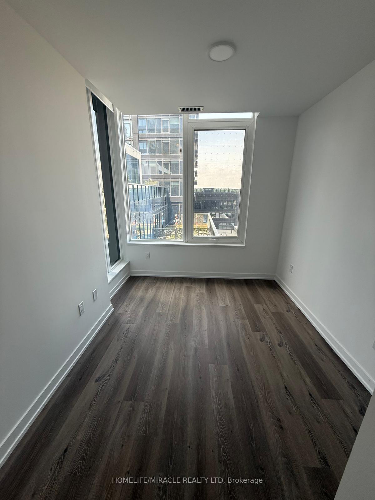 395-square-one-drive-mississauga-ontario-w12466643