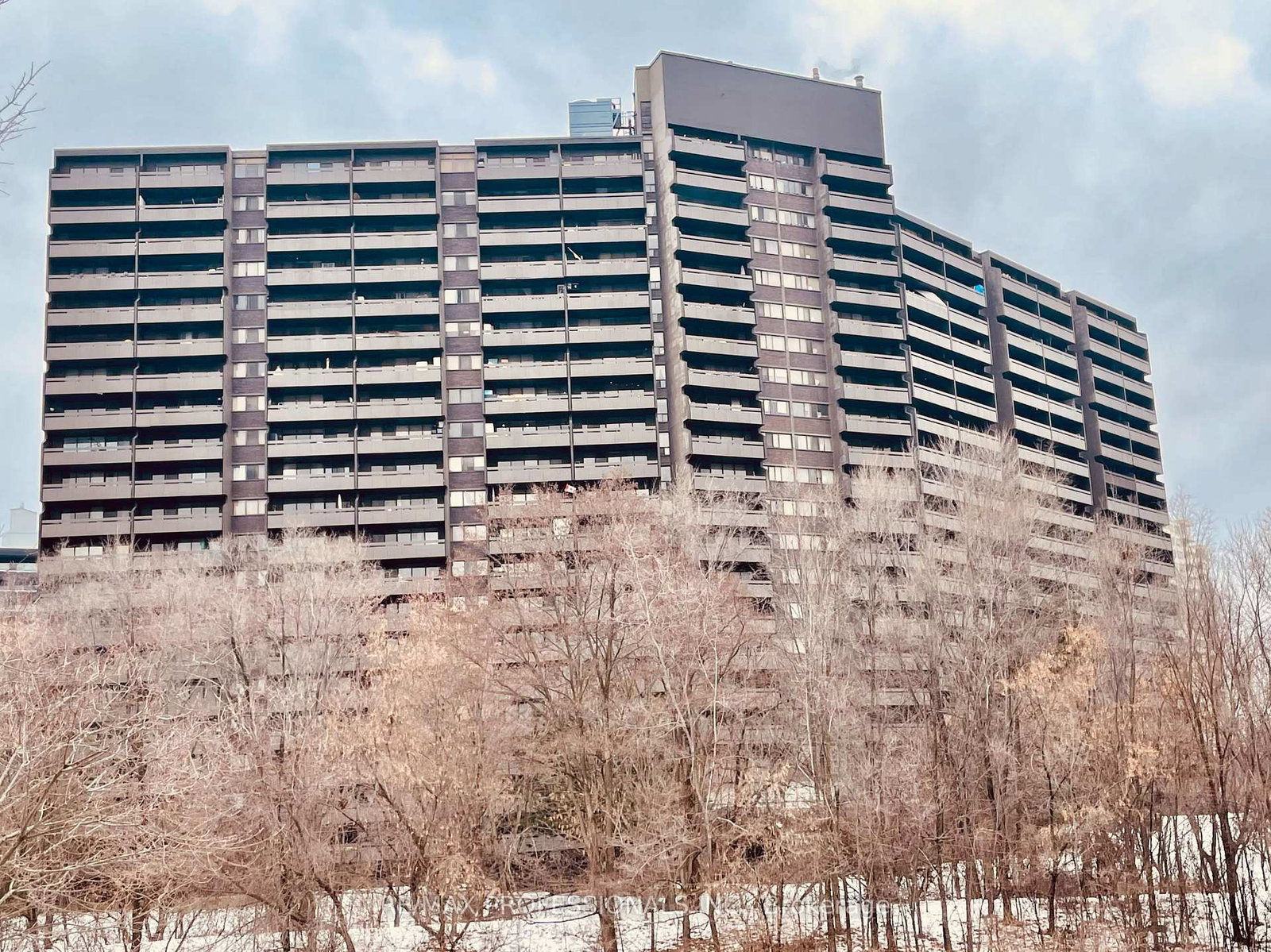 11-wincott-drive-etobicoke-ontario-w12466692