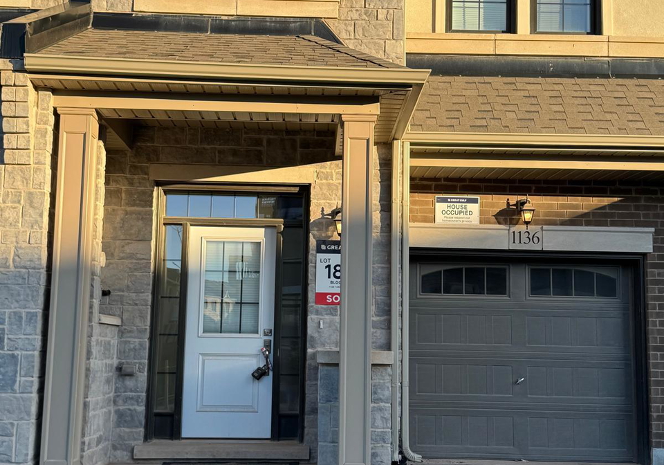 1136-tanbark-avenue-oakville-ontario-w12466976