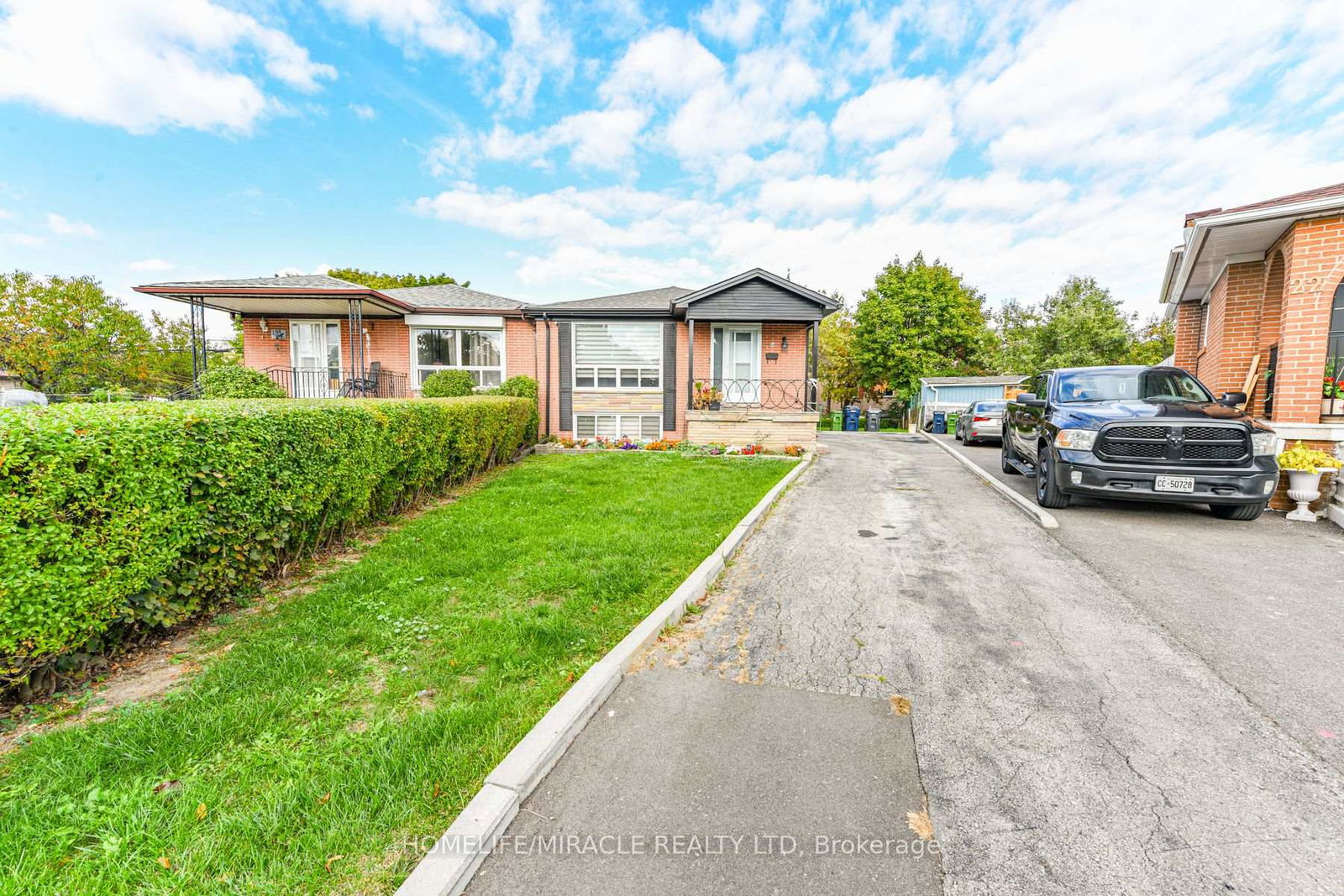 20-charnleigh-court-etobicoke-ontario-w12467112