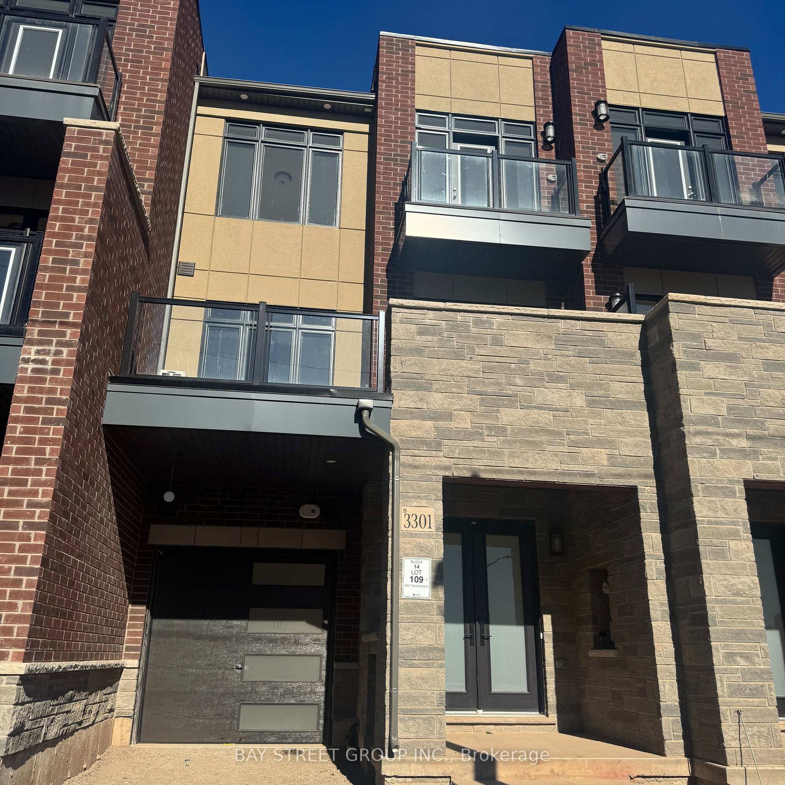 3301-taha-gardens-oakville-ontario-w12467211