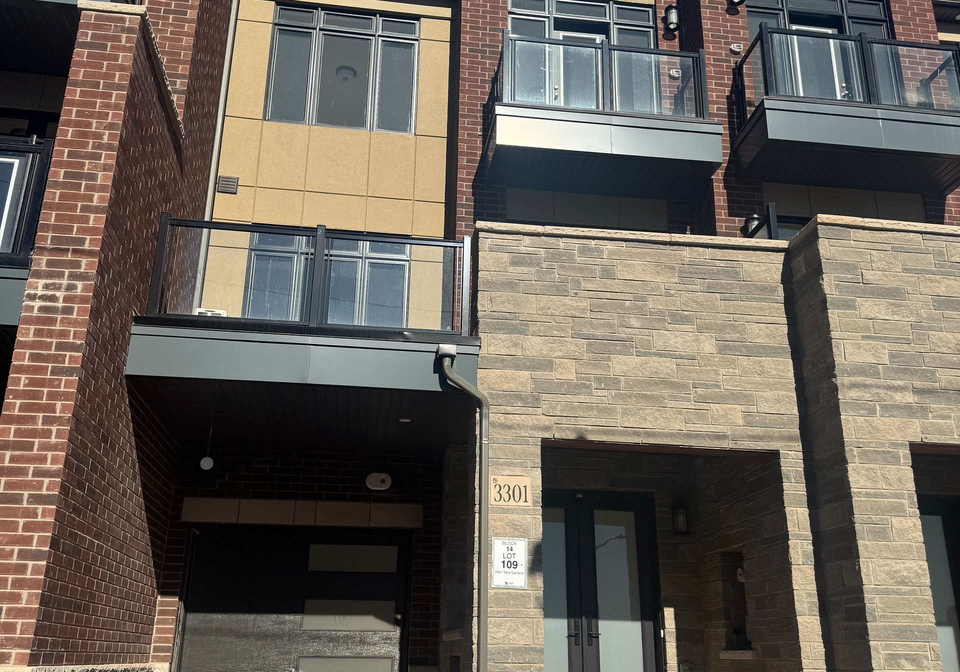 3301-taha-gardens-oakville-ontario-w12467211