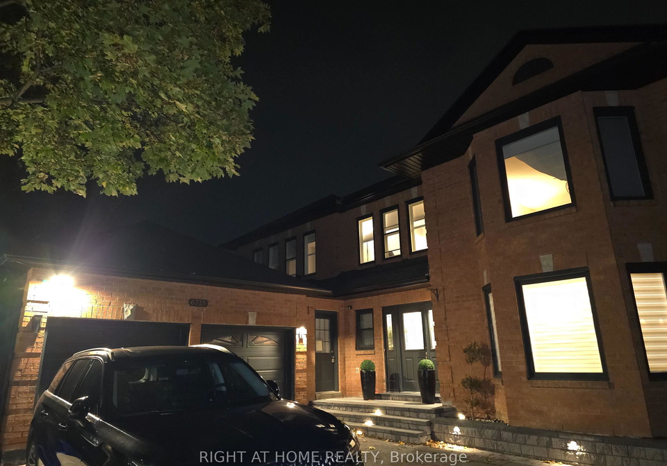 6713-mockingbird-lane-mississauga-ontario-w12467381