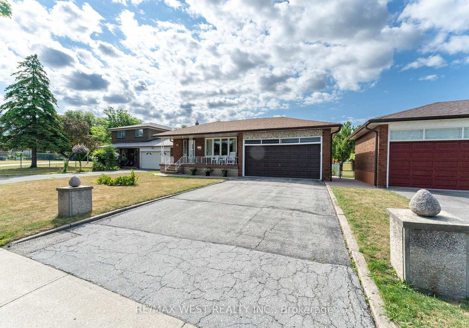 125-honeywood-road-york-ontario-w12467581