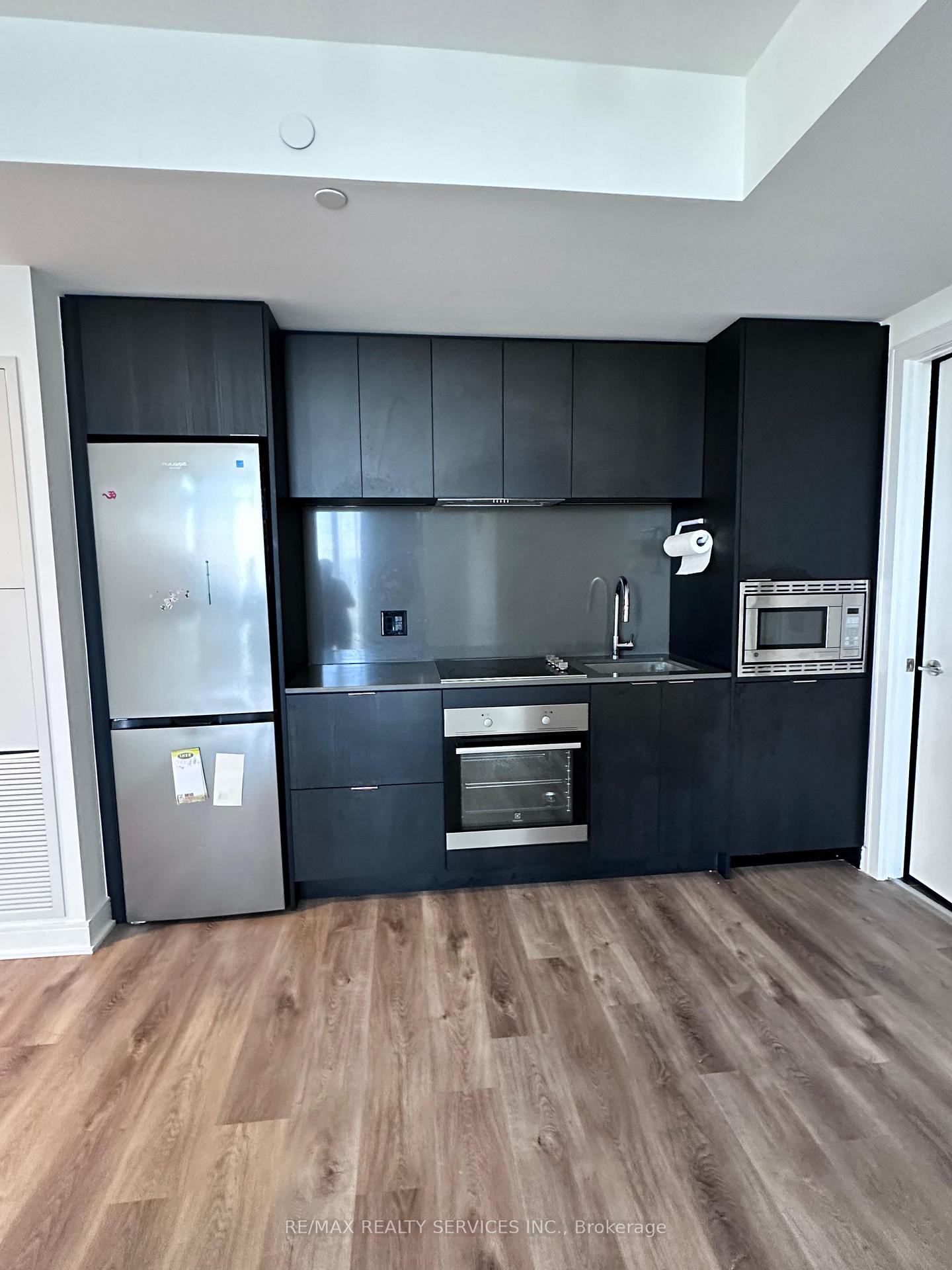 86-dundas-street-e-mississauga-ontario-w12467895