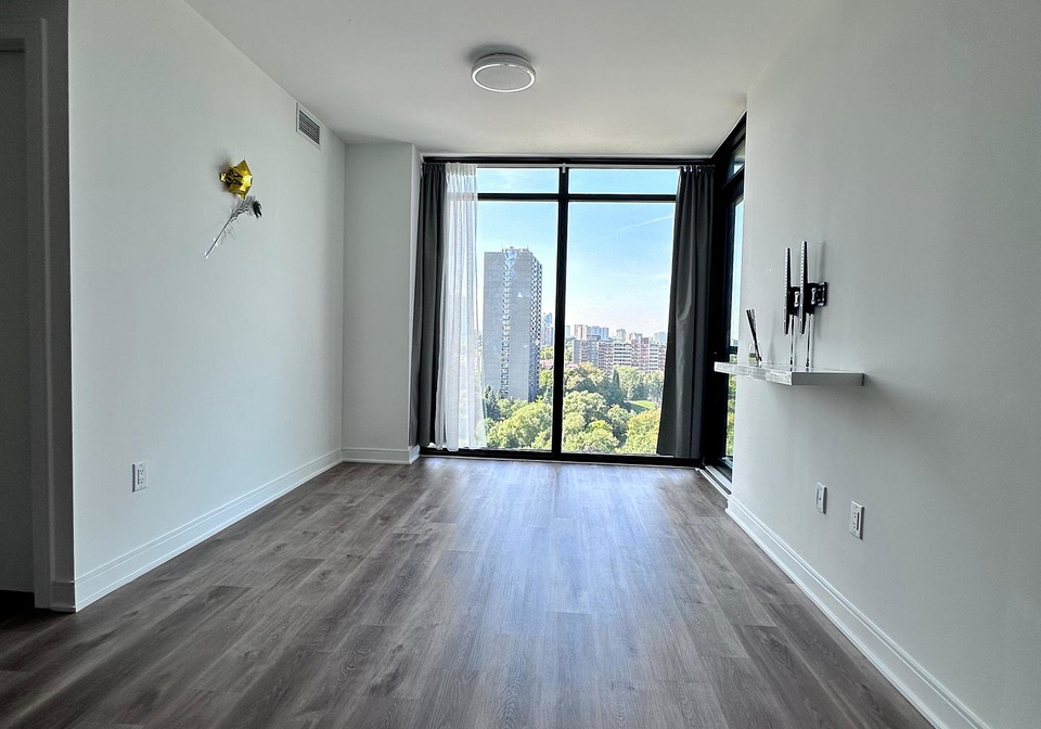 86-dundas-street-e-mississauga-ontario-w12467895