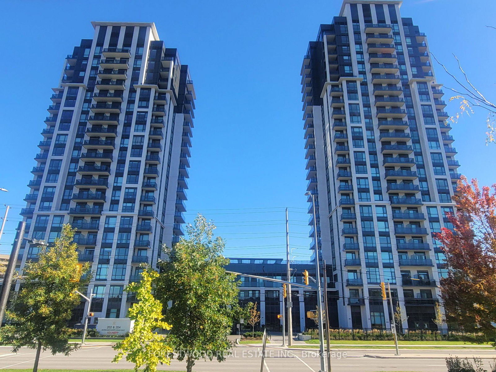 204-burnhamthrope-road-e-mississauga-ontario-w12468543