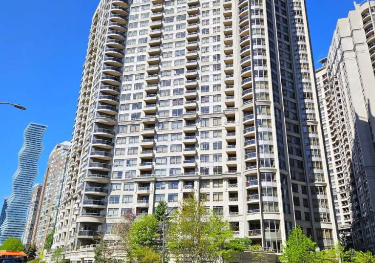 3880-duke-of-york-boulevard-mississauga-ontario-w12468705
