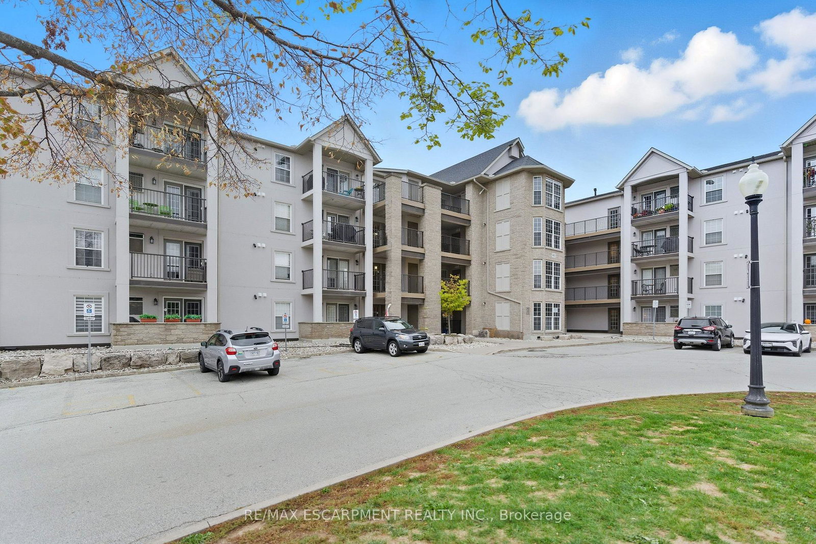 1411-walkers-line-burlington-ontario-w12468724