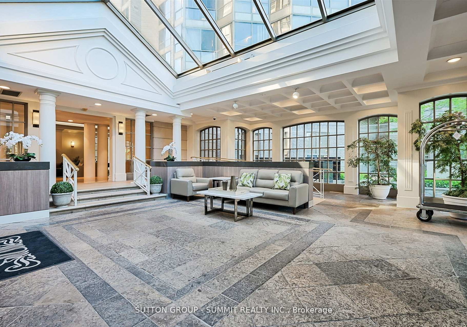 55-kingsbridge-garden-circle-mississauga-ontario-w12469000