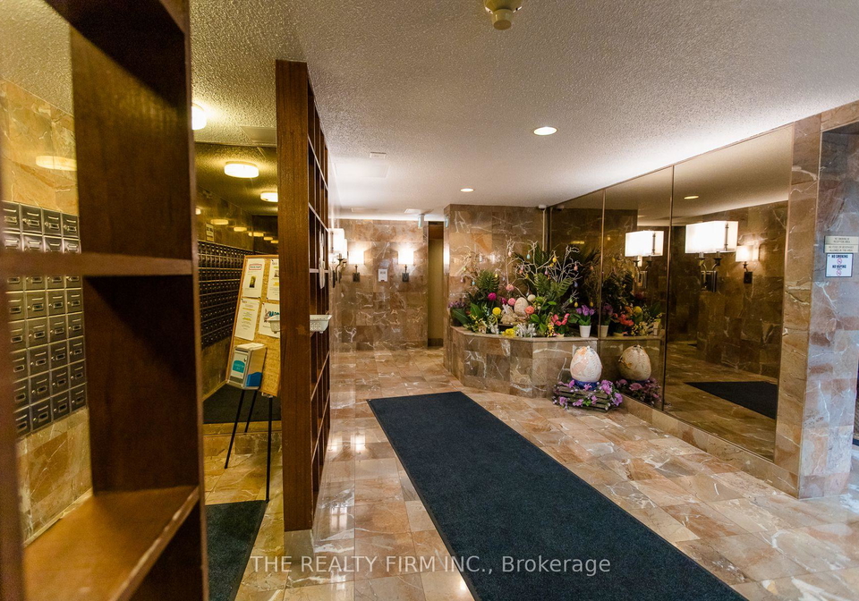 100-county-court-boulevard-brampton-ontario-w12469063