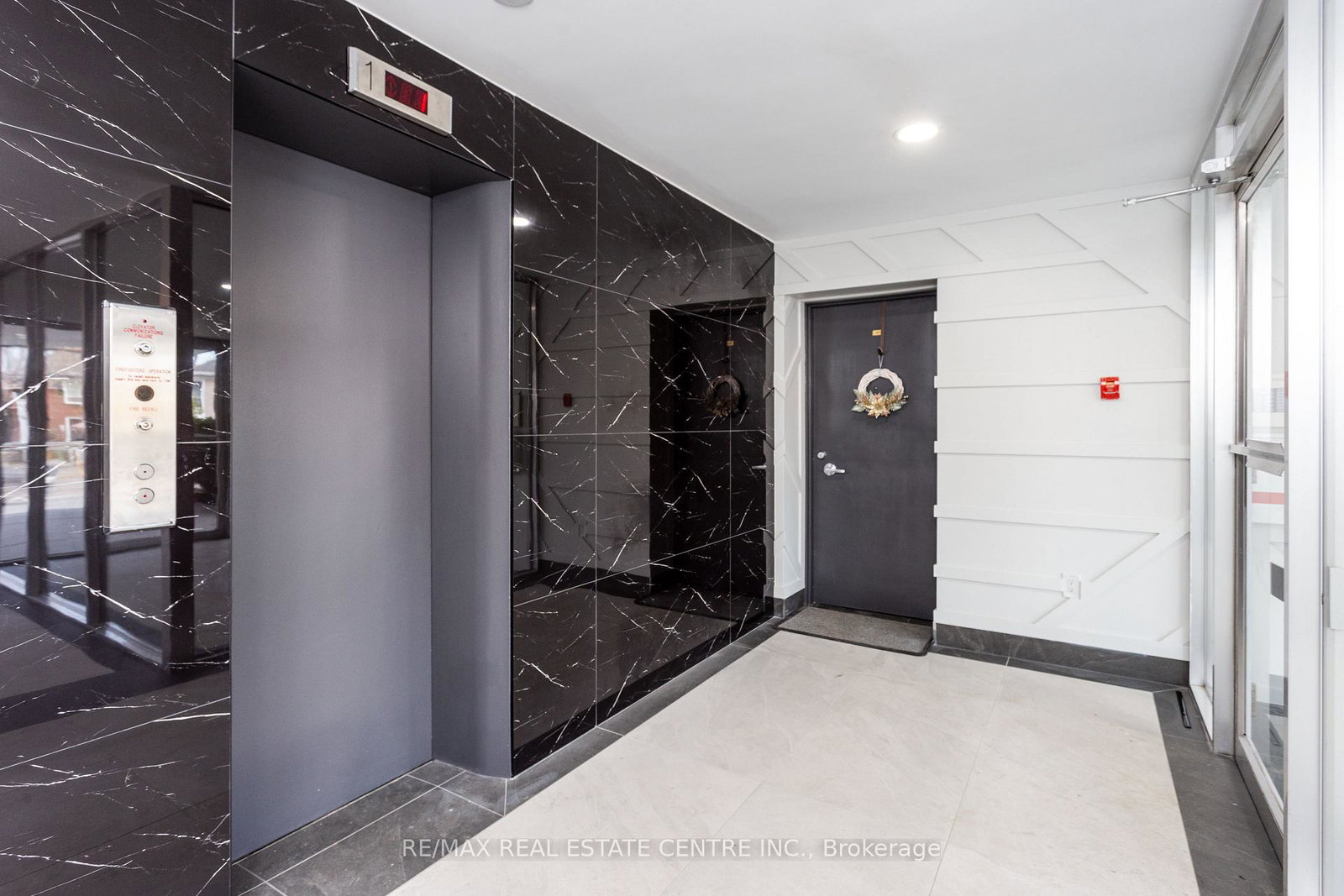 371-lakeshore-road-w-mississauga-ontario-w12469600