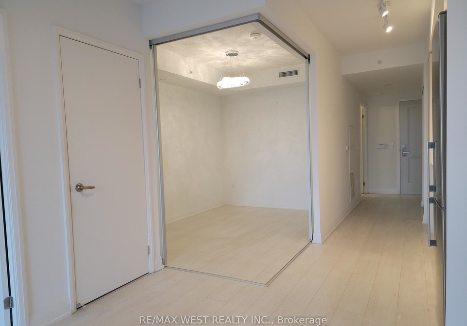 10-gibbs-road-etobicoke-ontario-w12470058