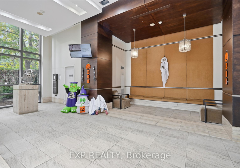 330-burnhamthorpe-road-w-mississauga-ontario-w12470151
