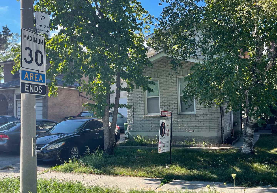 45-countryman-circle-etobicoke-ontario-w12470694